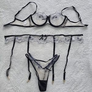 Elegant Black and White Lace Lingerie Set